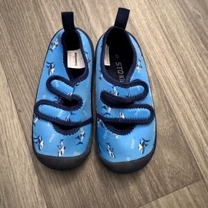 Toddler Water shoes- Non Slip Hook and Loop Swim Barefoot Aqua Socks